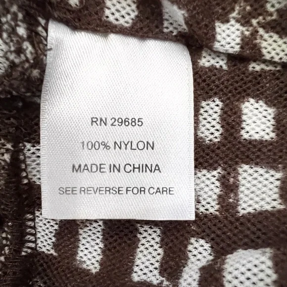 PENDLETON Turquoise and Silver
Embellishments V-neck Top - Picture 10 of 10